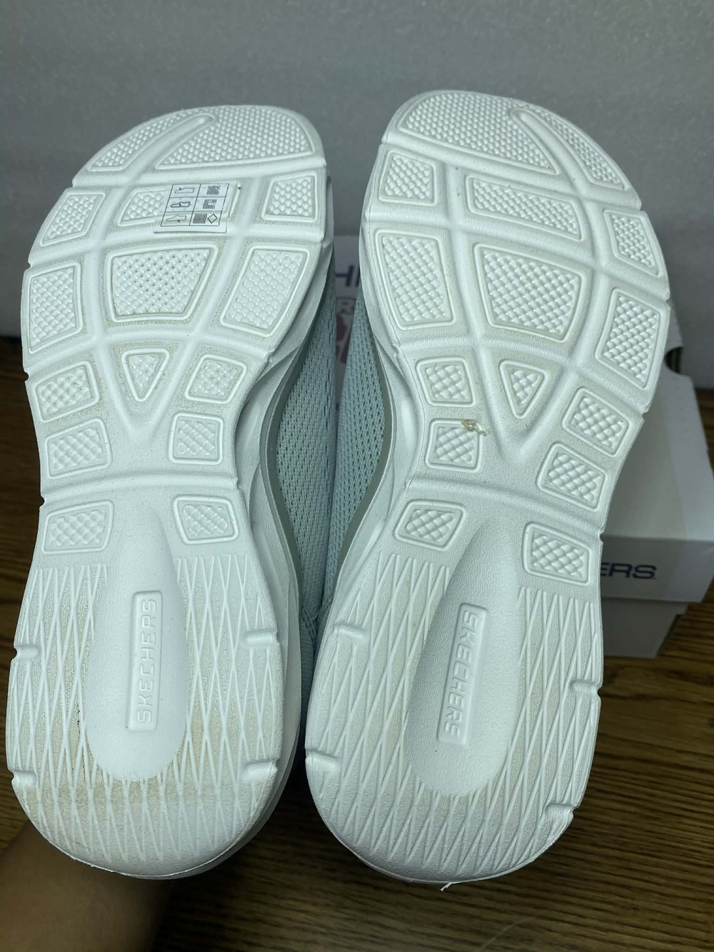 Skechers Women's Hands Free Swift Fit Memory Foam Sneakers Shoes Size 8.5M Gray - Picture 7 of 7